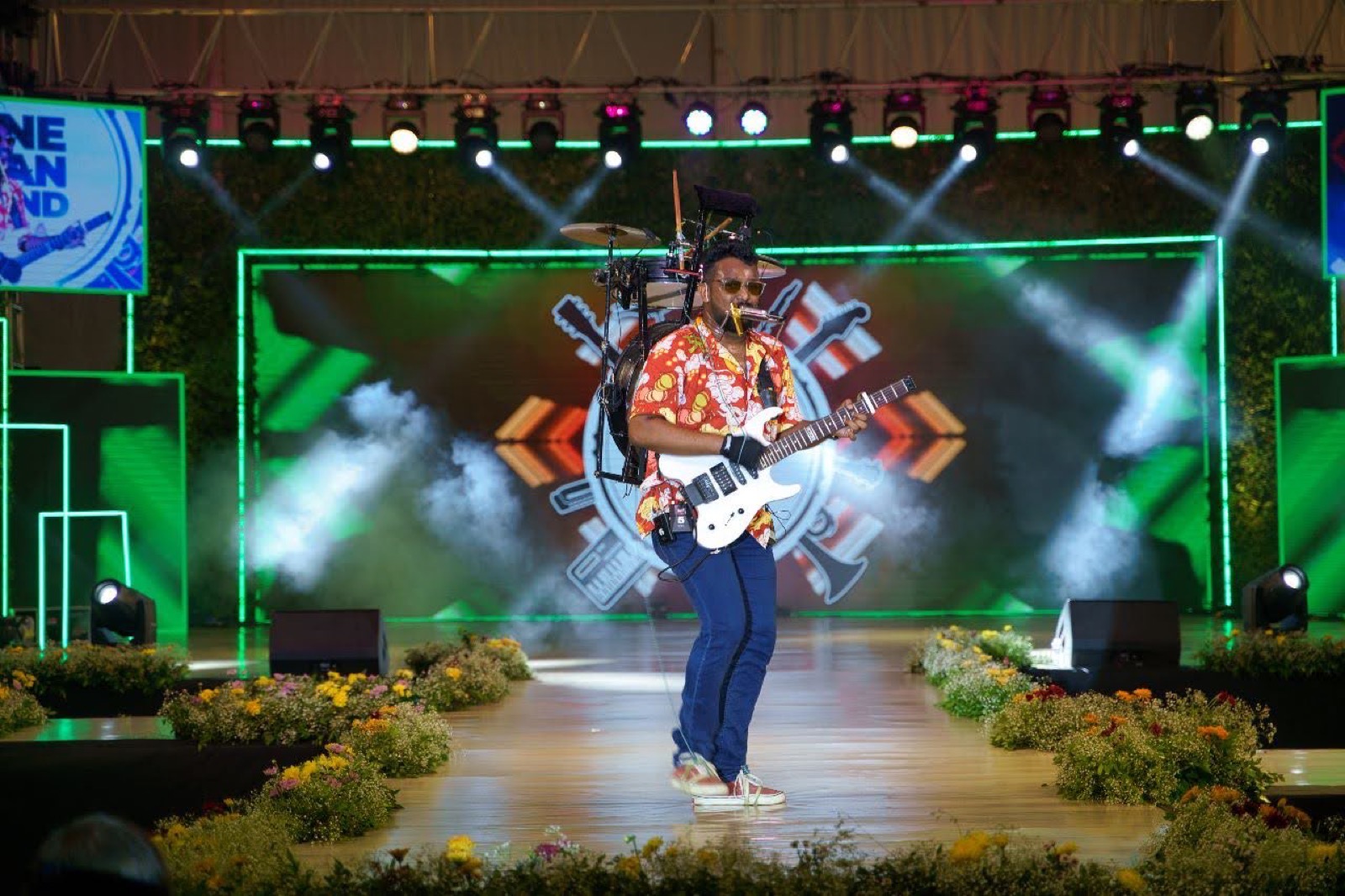Gladson Peter on stage with his one-man-band rig